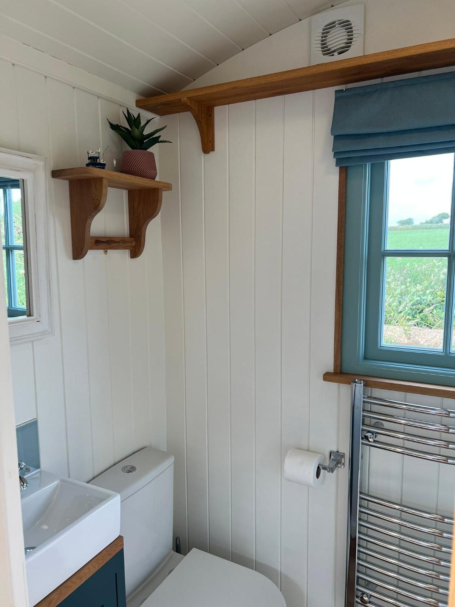 Toms Hut And Robins Rest Shepherd Huts Near Wadebridge Eksteriør billede